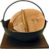 [ POT, CAST IRON, WOOD COVER & BASE, 21 CM ]