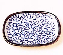 [ PLATE, OVAL (TAKO-KARAKUSA), 4 ]