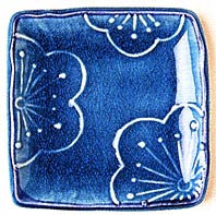 [ PLATE, SQ. (BLUE PLUM BLOSSOM) ]