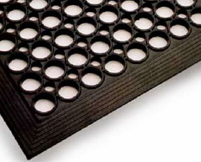RUBBER  MAT,  3' X 5' X 1/2