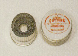 [ COOKIE CUTTER SET, OVAL FLUTED ]