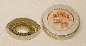 [ COOKIE CUTTER SET, FOOTBALL FL ]
